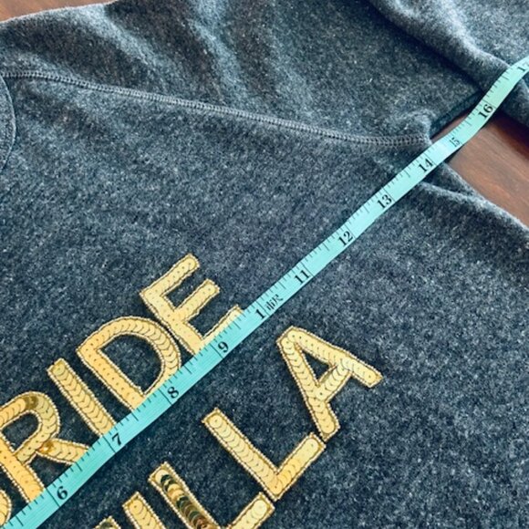 CLEARANCE! Bow & Drape "Bride Zilla" Sequined Pullover Sweater, Ladies Size M - Picture 7 of 8